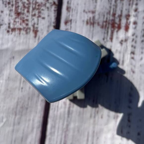 Disney x McDonalds Daisy on Soarin' Ride Toy NWOT - Picture 4 of 4